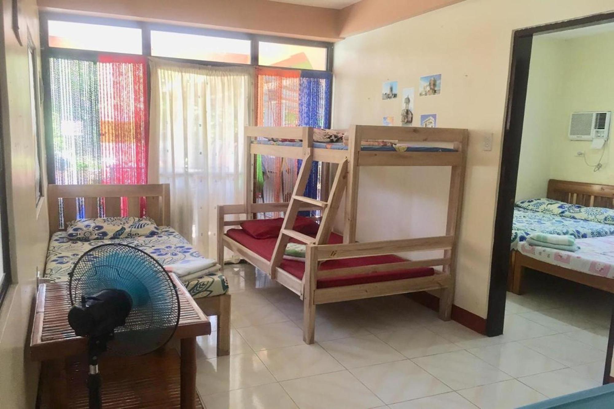 Larosa Hostel Puerto Princesa Eksteriør bilde